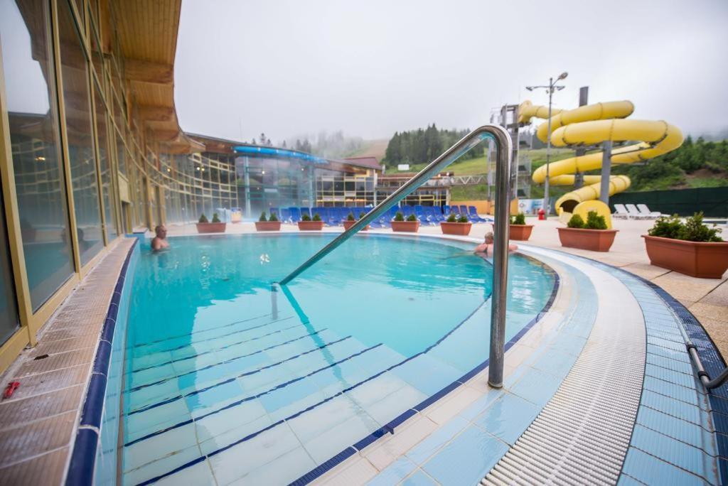 Apartmany Meander Thermal & Ski Rezort Оравице Екстериор снимка